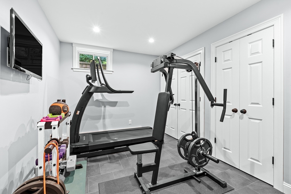 24 Radcliffe Road Wellesley, MA 02482 - Photo 22 of 32