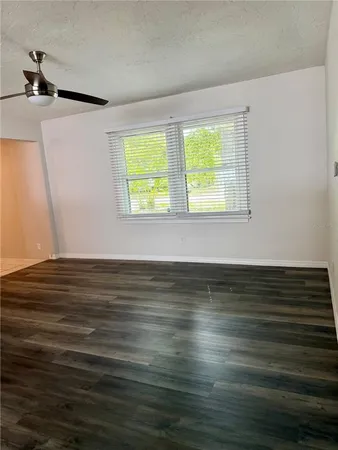 $2,900 | 2419 Wells Avenue, Sarasota, FL 34232