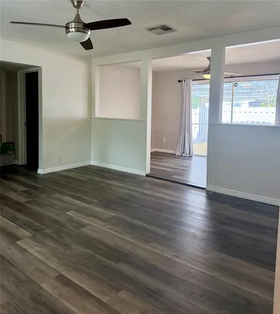 $2,900 | 2419 Wells Avenue, Sarasota, FL 34232