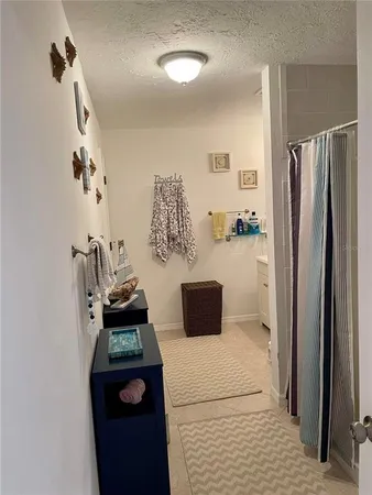 $2,900 | 2419 Wells Avenue, Sarasota, FL 34232