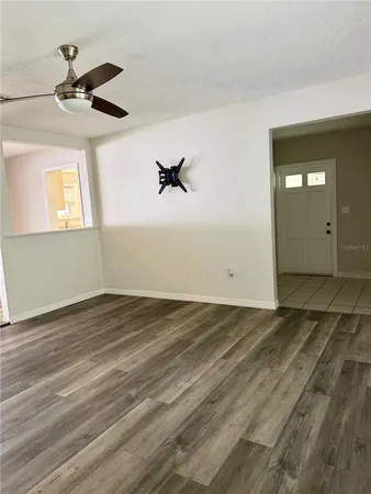 $2,900 | 2419 Wells Avenue, Sarasota, FL 34232