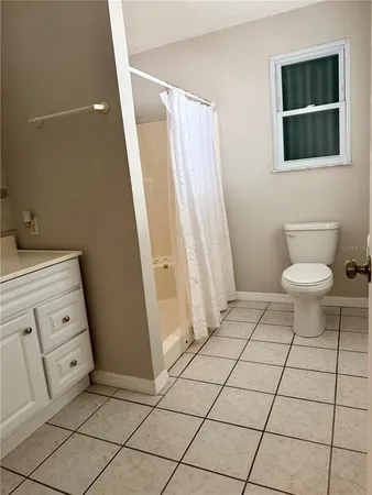 $2,900 | 2419 Wells Avenue, Sarasota, FL 34232