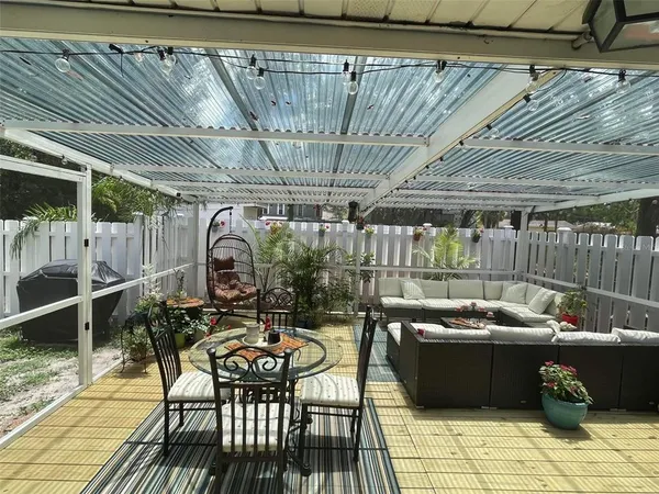 $2,900 | 2419 Wells Avenue, Sarasota, FL 34232