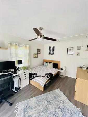 $2,900 | 2419 Wells Avenue, Sarasota, FL 34232