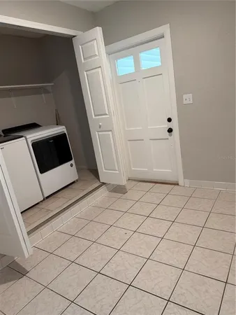 $2,900 | 2419 Wells Avenue, Sarasota, FL 34232