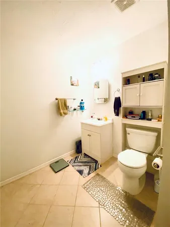 $2,900 | 2419 Wells Avenue, Sarasota, FL 34232
