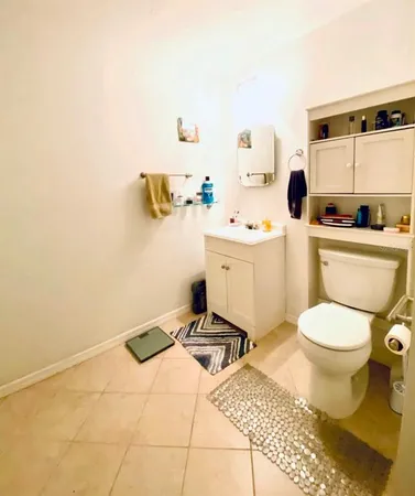 $2,900 | 2419 Wells Avenue, Sarasota, FL 34232