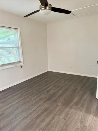 $2,900 | 2419 Wells Avenue, Sarasota, FL 34232