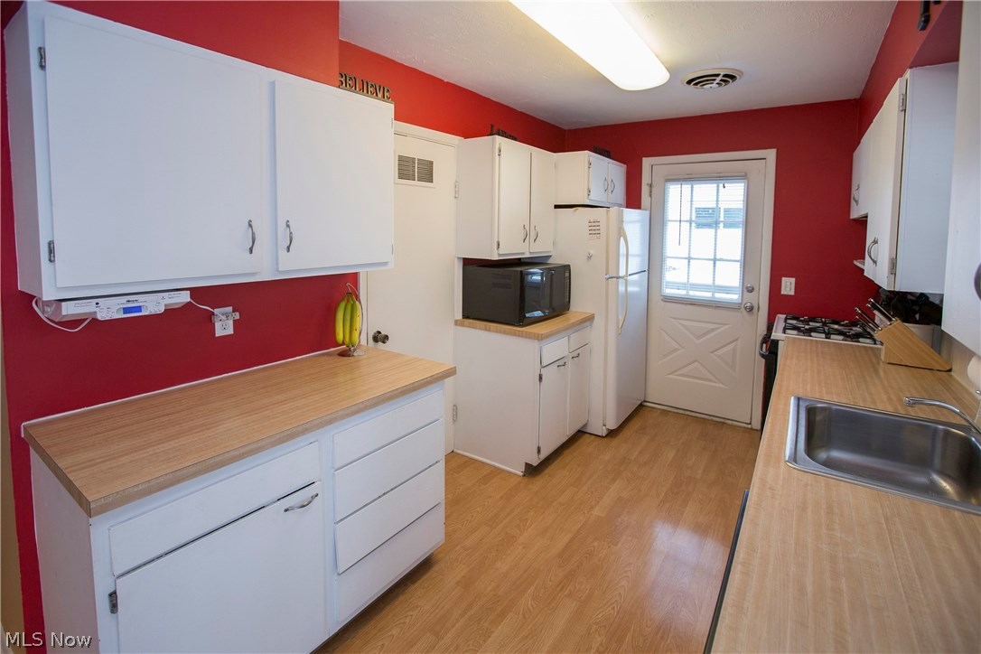 494 Nobottom Road Berea, OH 44017 - Photo 10 of 24 Gallery Image 10