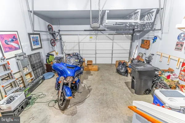 a view of a garage