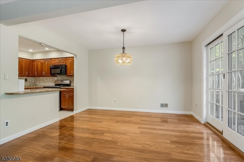 83 Patriots Road Morris Plains, NJ 07950 - Photo 10 of 22