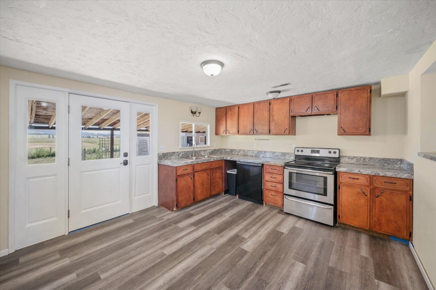 7504 North Pleasant Prairie Road Spokane, WA 99217 - Photo 13 of 38