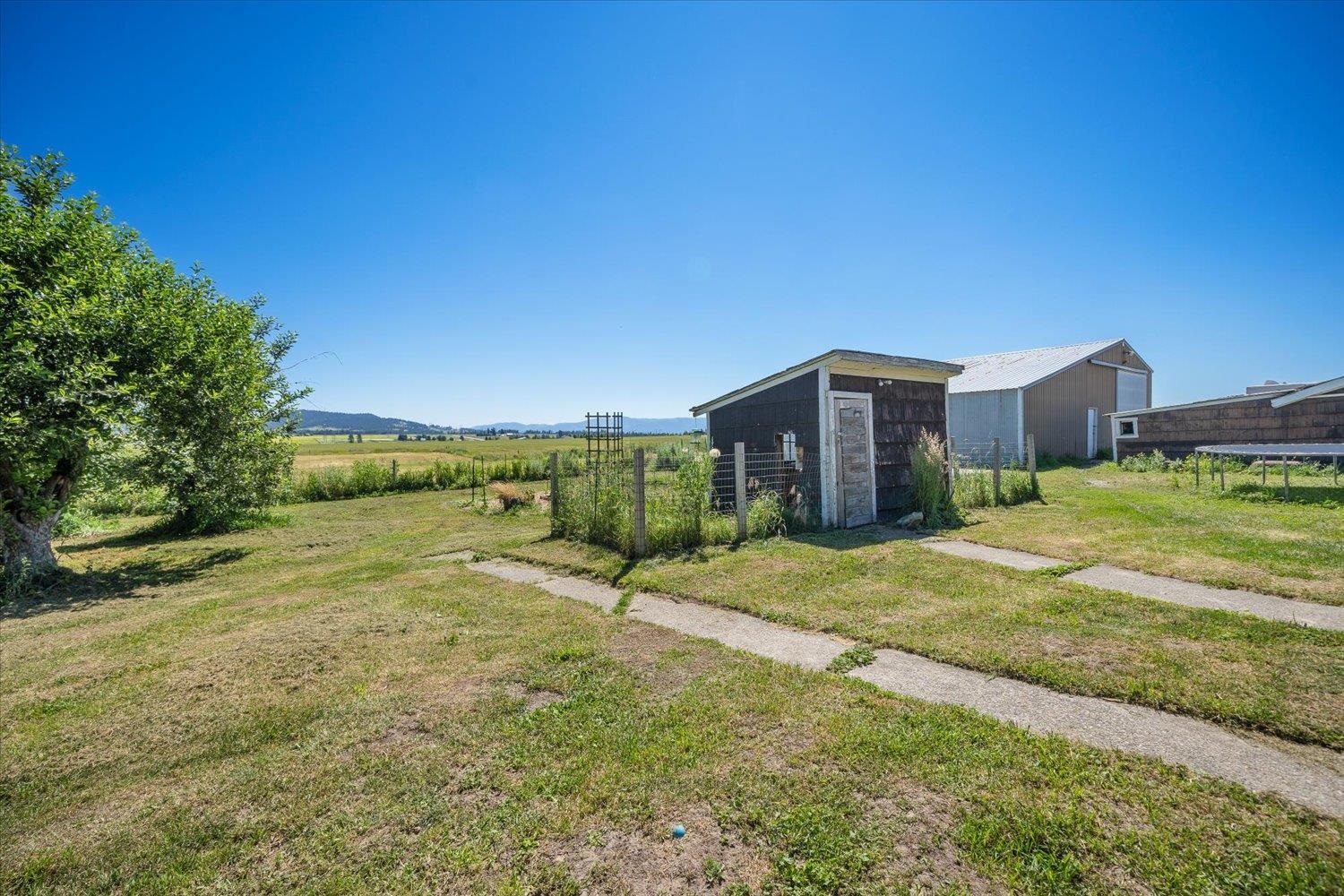 7504 North Pleasant Prairie Road Spokane, WA 99217 - Photo 28 of 38