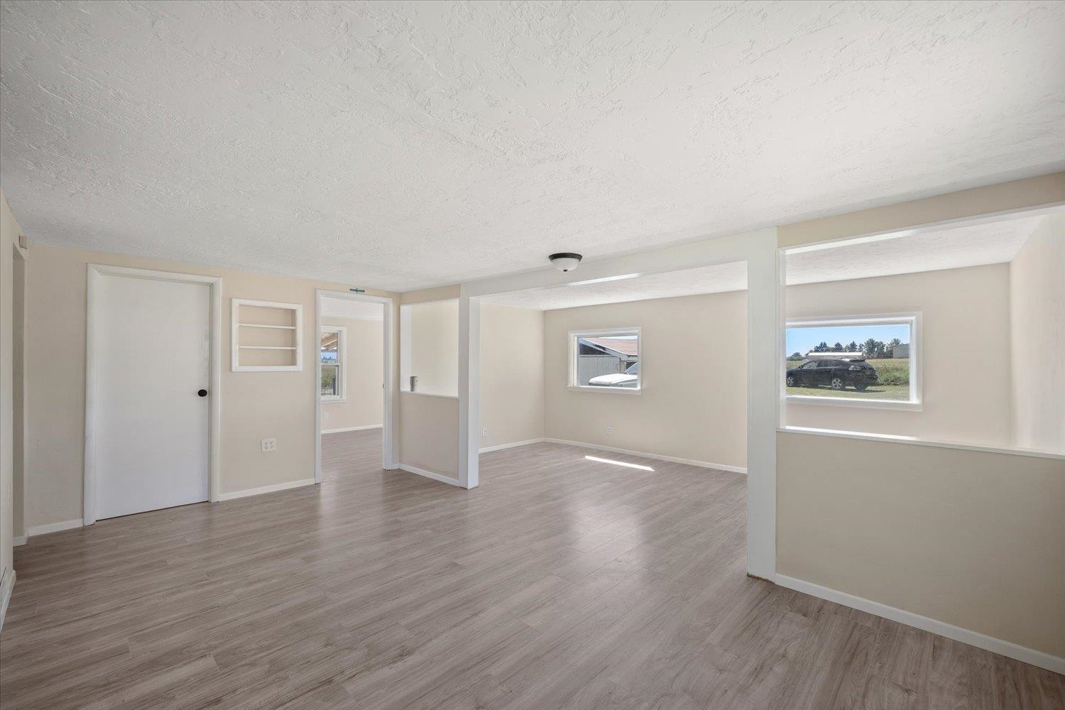 7504 North Pleasant Prairie Road Spokane, WA 99217 - Photo 5 of 38