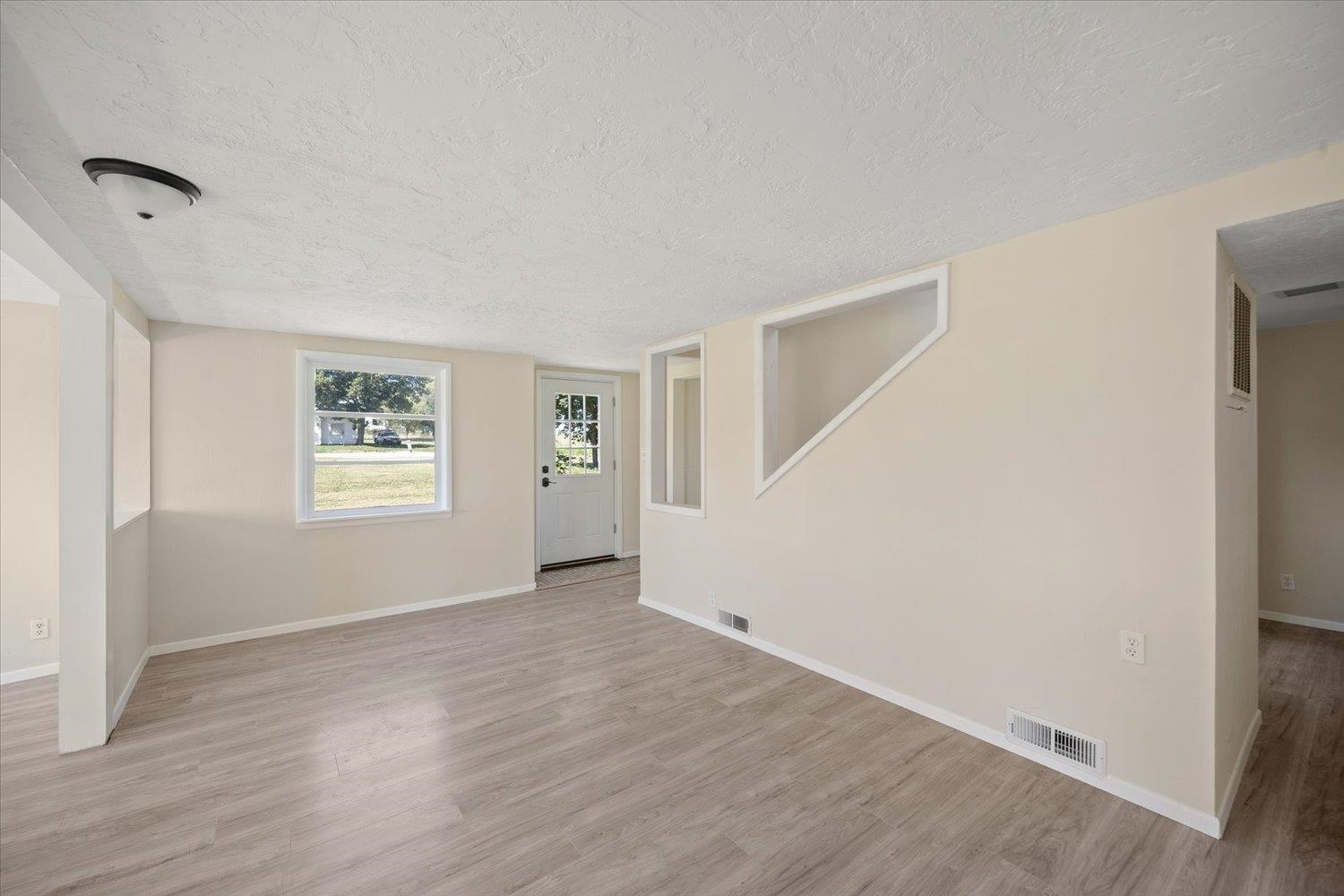 7504 North Pleasant Prairie Road Spokane, WA 99217 - Photo 7 of 38