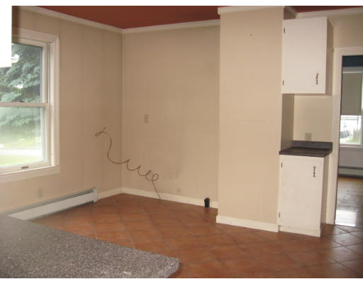 54 Spofford Road Worcester, MA 01607 - Photo 3 of 12 Gallery Image 3