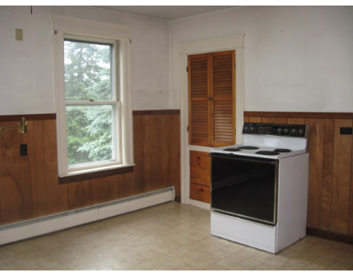 54 Spofford Road Worcester, MA 01607 - Photo 4 of 12 Gallery Image 4