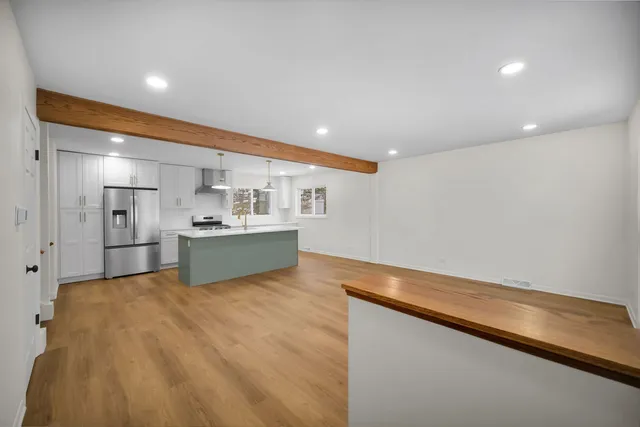 $585,000 | 137 Julie Drive, Glenview, IL 60025