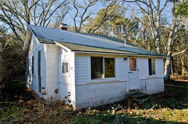 344-346 Edgartown-Vineyard Haven Road Edgartown, MA 02539 - Photo 1 of 6 Gallery Image 1