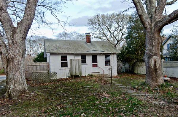 344-346 Edgartown-Vineyard Haven Road Edgartown, MA 02539 - Photo 2 of 6 Gallery Image 2