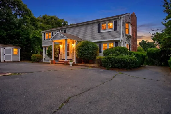 $1,575,000 | 1021 Route 6A, Dennis, MA 02638