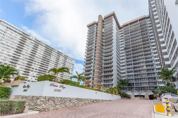 $3,600 | Parker Plaza, Hallandale Beach, FL 33009