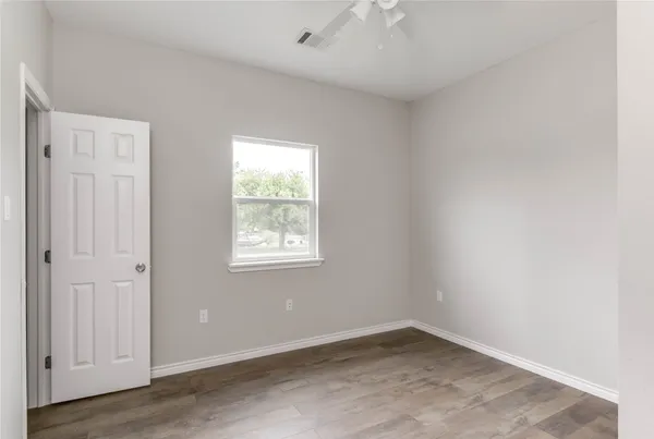 $1,395 | 412 Booth Street, Unit A, Taylor, TX 76574