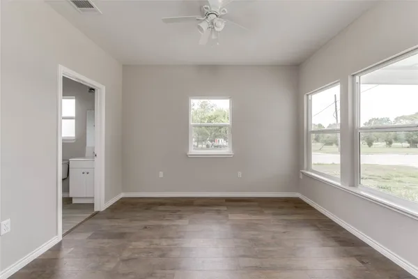 $1,395 | 412 Booth Street, Unit A, Taylor, TX 76574