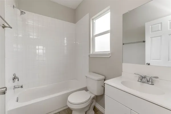 $1,395 | 412 Booth Street, Unit A, Taylor, TX 76574