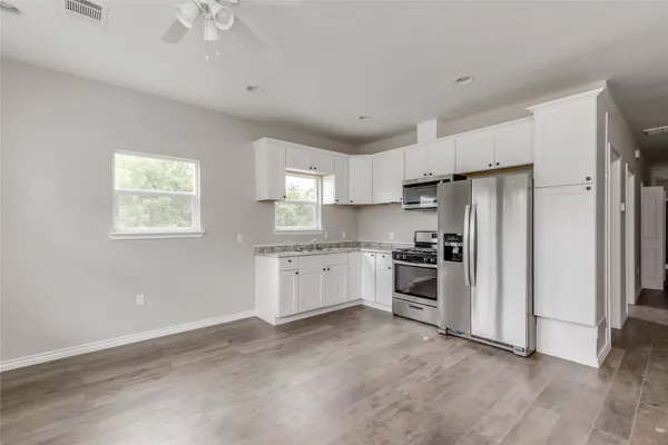 $1,395 | 412 Booth Street, Unit A, Taylor, TX 76574