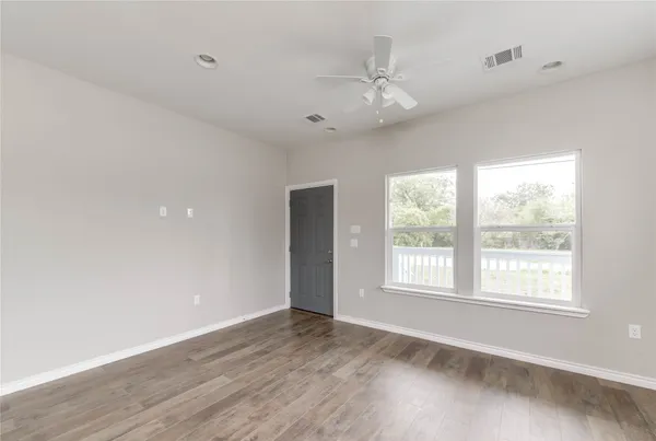 $1,395 | 412 Booth Street, Unit A, Taylor, TX 76574