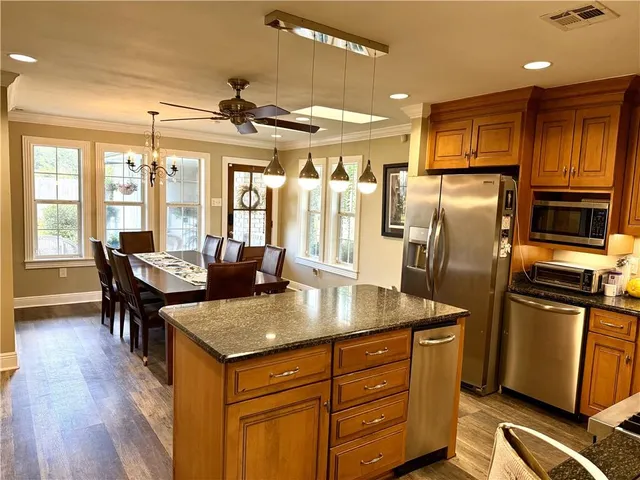 $549,000 | 4701 Lake Vista Drive, Metairie, LA 70006