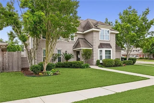 $549,000 | 4701 Lake Vista Drive, Metairie, LA 70006
