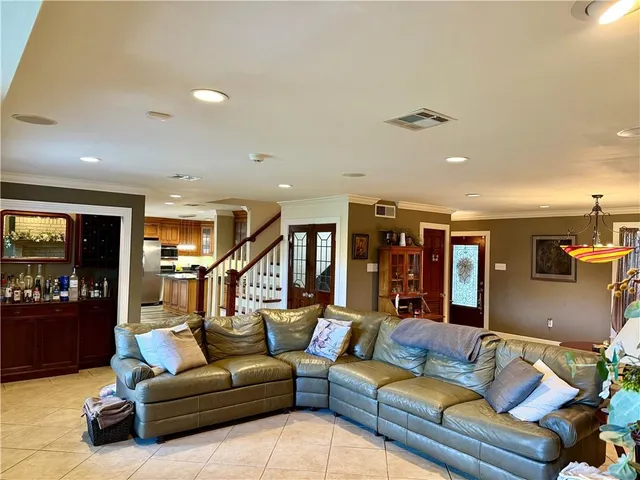 $549,000 | 4701 Lake Vista Drive, Metairie, LA 70006