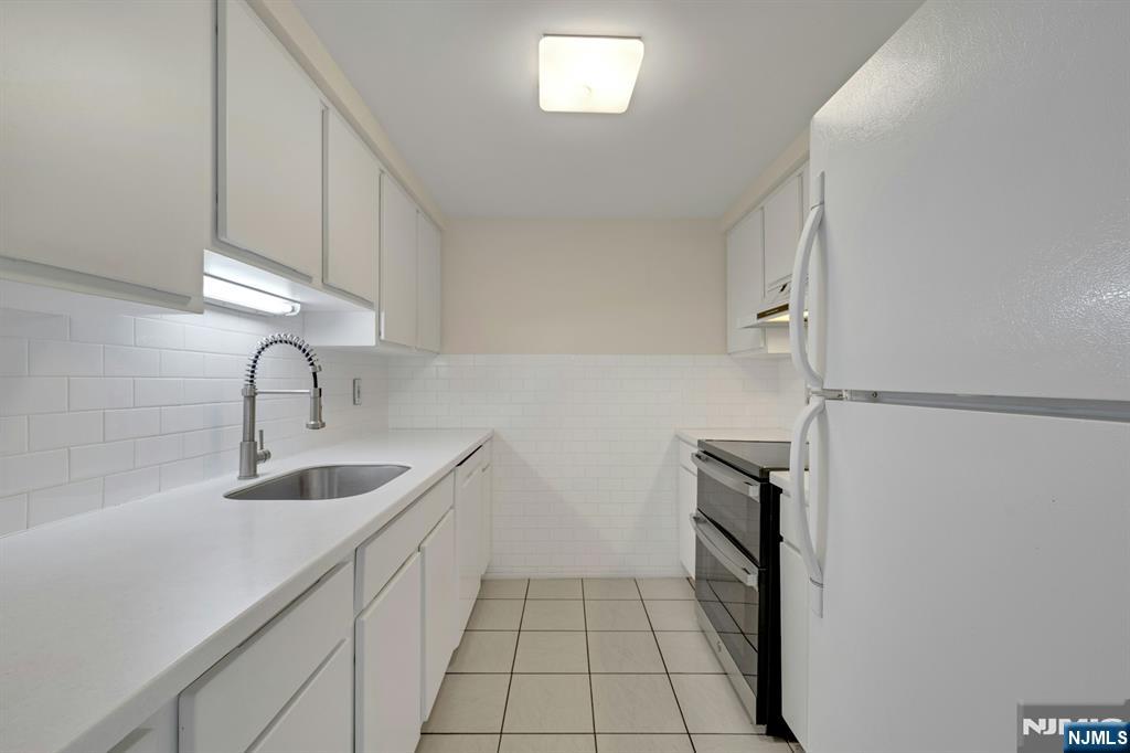 651 Riverside Avenue, Unit A10 Lyndhurst, NJ 07071 - Photo 13 of 36 Gallery Image 13