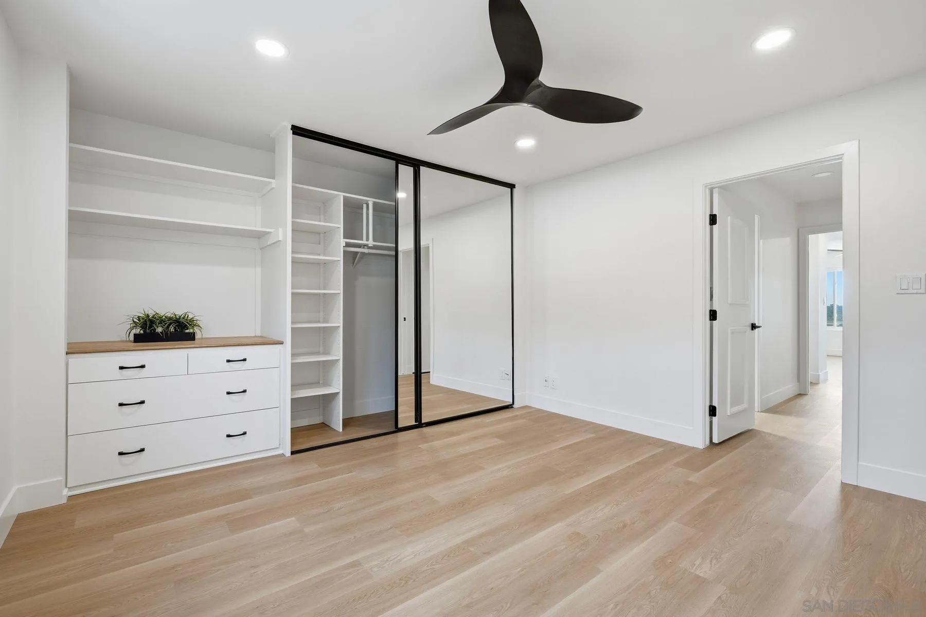 3606 Vista Rey, Unit 46 Oceanside, CA 92057 - Photo 20 of 36 a view of an empty room and window