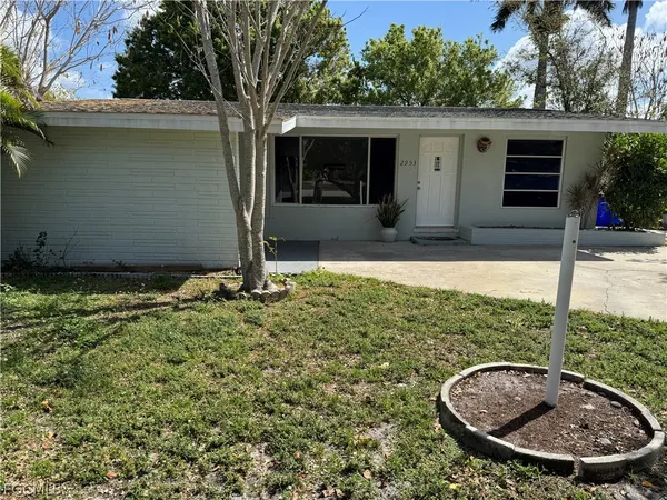 $1,785 | 2953 Magnolia Street, Fort Myers, FL 33901
