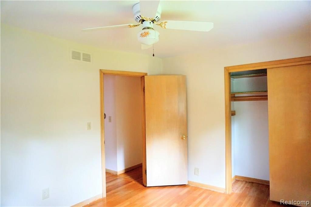 902 Hampton Road Grosse Pointe Woods, MI 48236 - Photo 42 of 47
