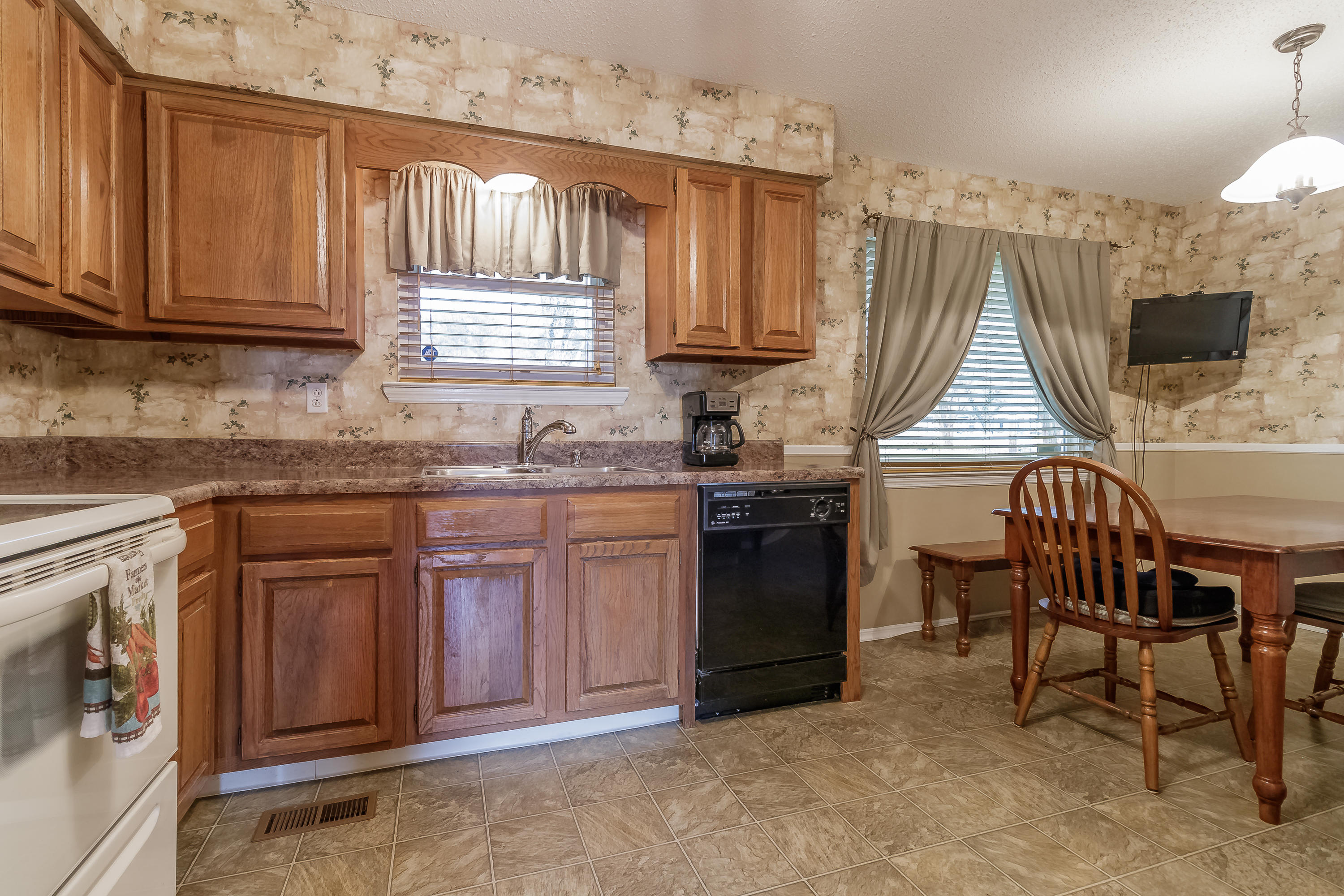 486 Three Notch Road Ringgold, GA 30736 - Photo 3 of 20 Kitchen 3