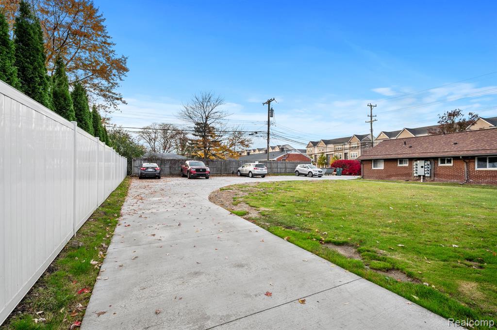 4125 Kent Road Royal Oak, MI 48073 - Photo 14 of 15
