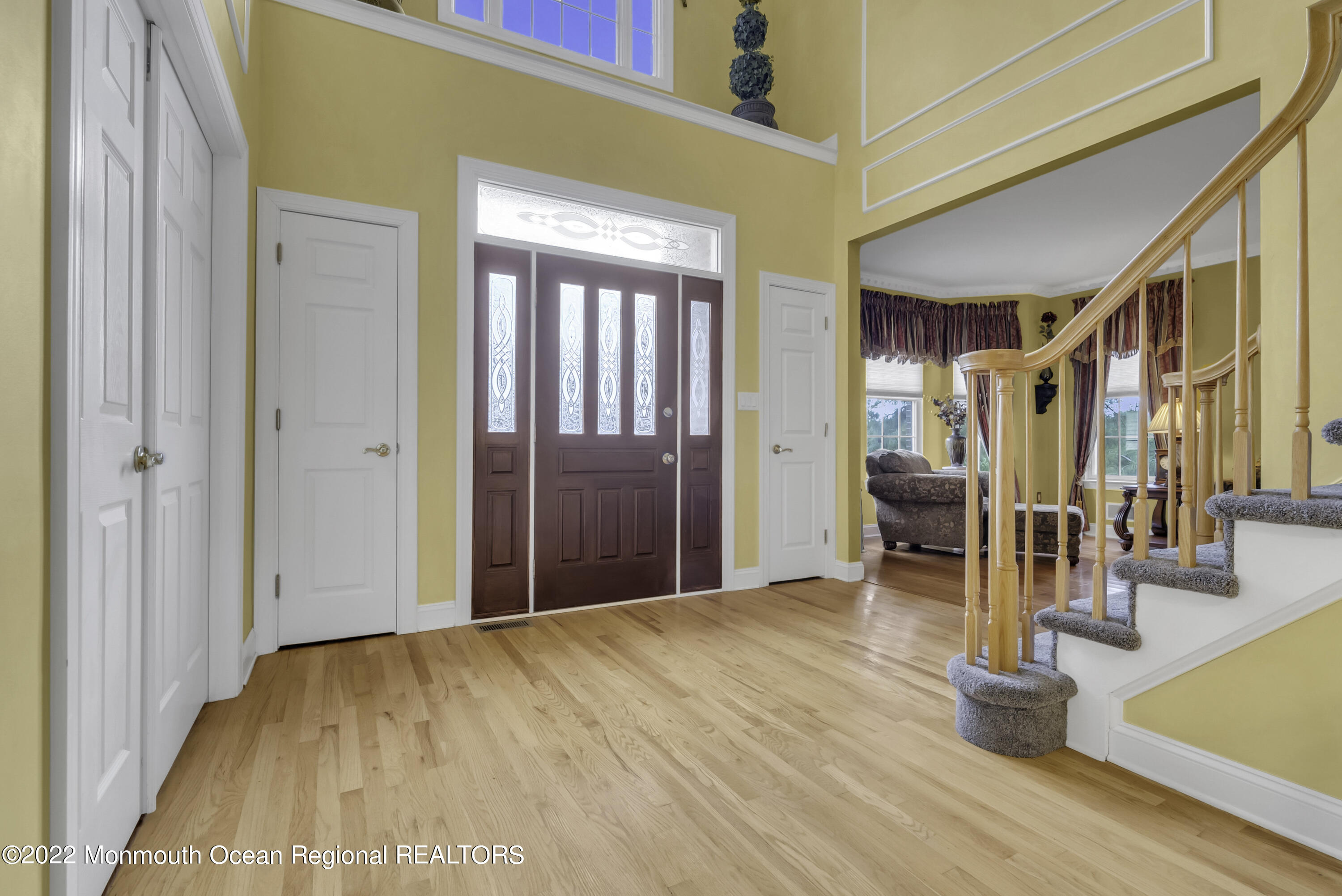 19 Conor Road Jackson, NJ 08527 - Photo 8 of 71 a furnished livingroom and entryway