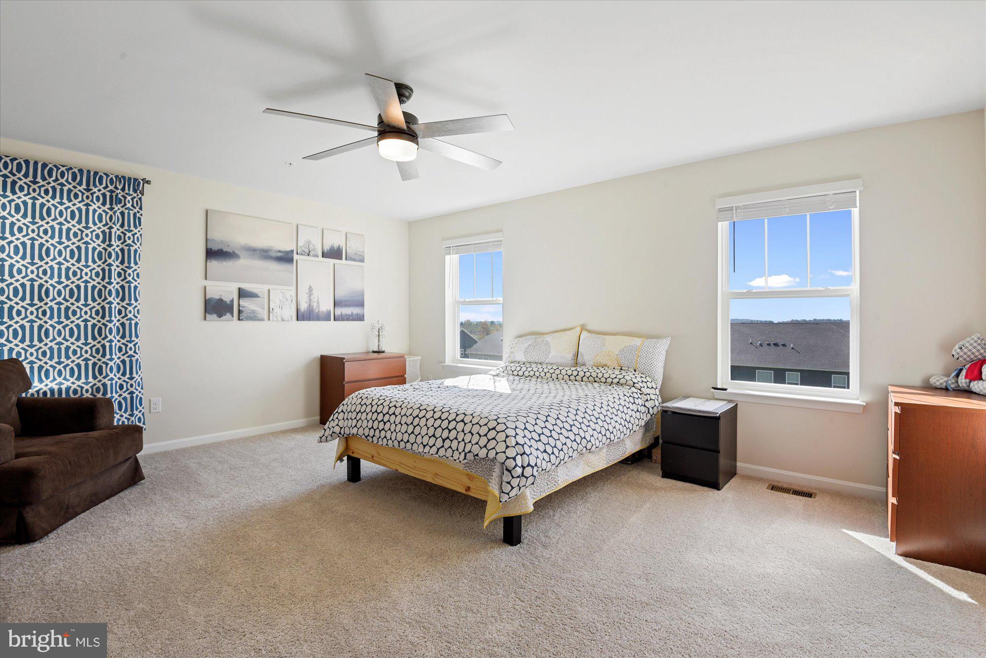 691 Stonegate Road Westminster, MD 21157 - Photo 20 of 36 Huge owners suite.