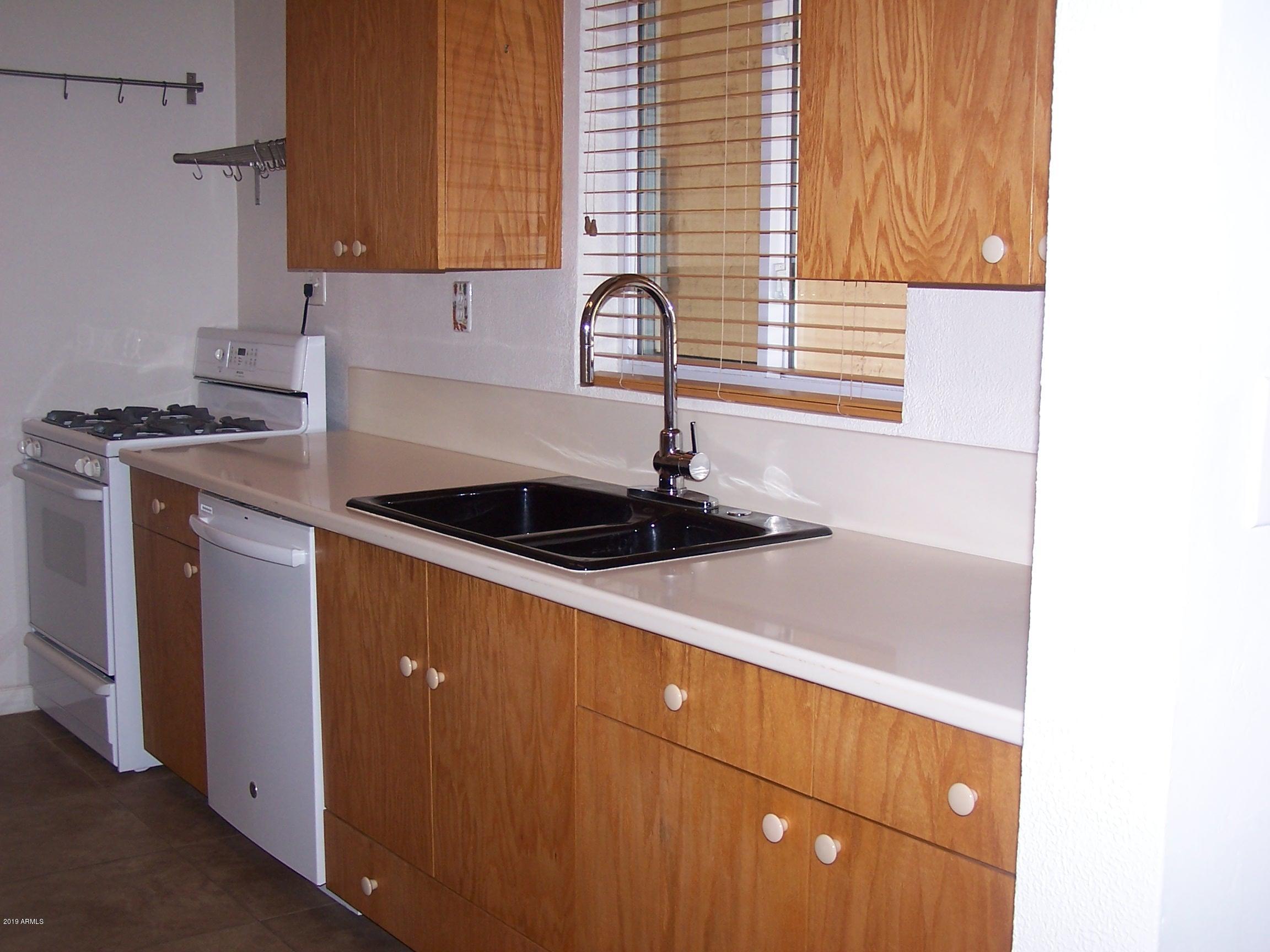 3446 East Coronado Road Phoenix, AZ 85008 - Photo 20 of 27 Gas stove