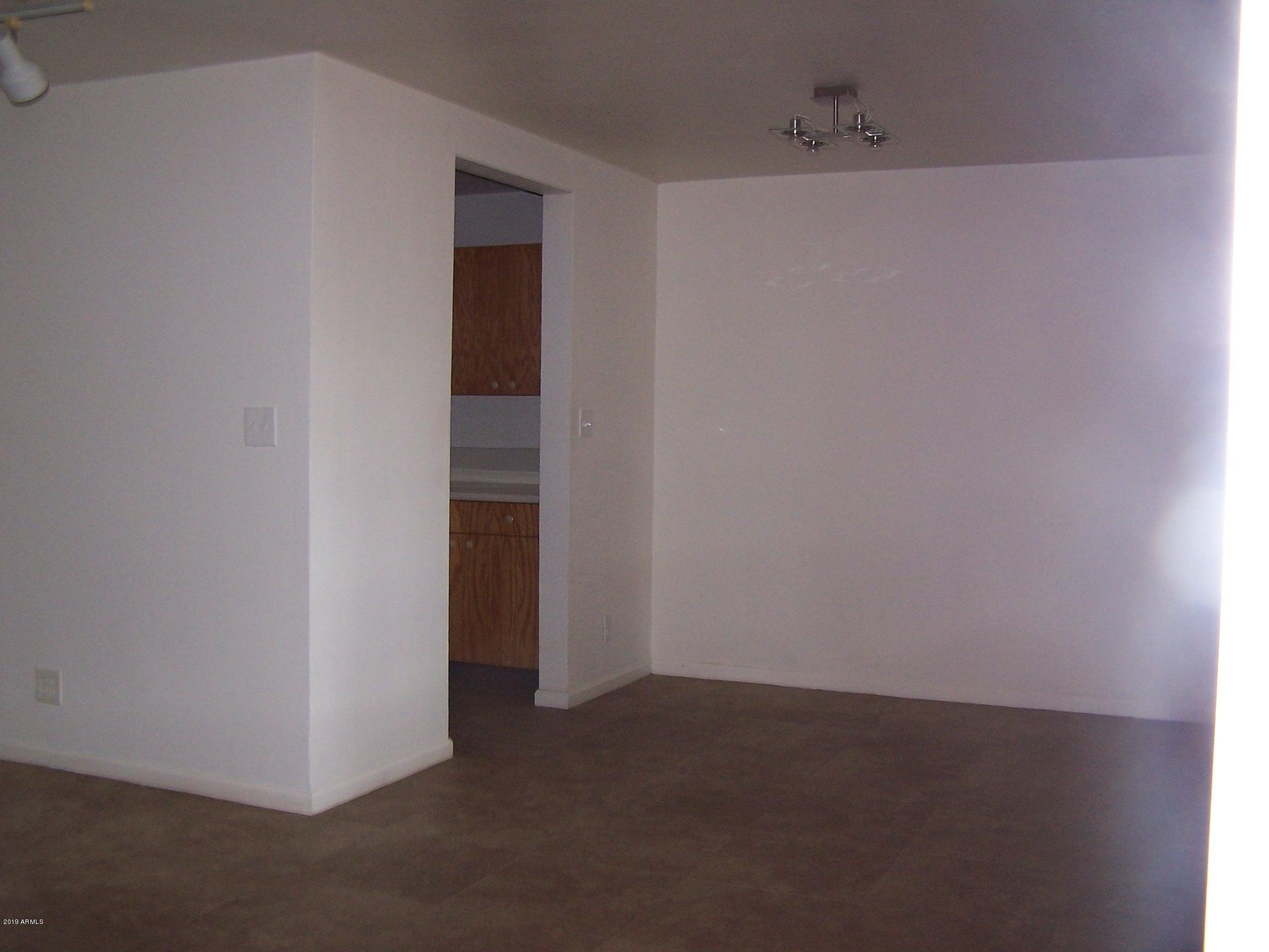 3446 East Coronado Road Phoenix, AZ 85008 - Photo 7 of 27 Dining area