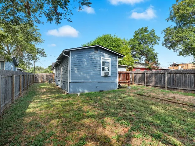 $625,000 | 2205 Coleto Street, Austin, TX 78722