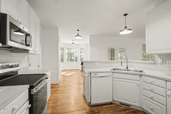 $674,900 | 104 North Crabtree Knoll, Chapel Hill, NC 27514
