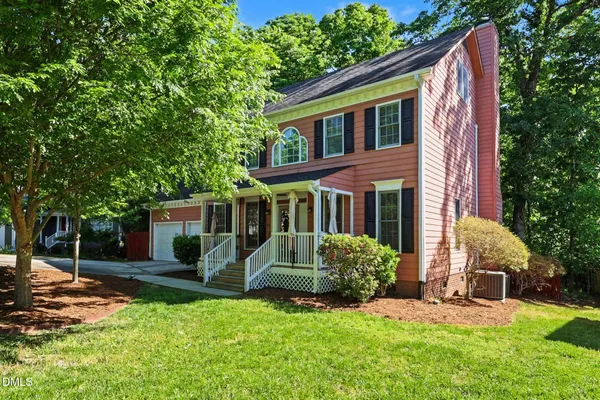 $674,900 | 104 North Crabtree Knoll, Chapel Hill, NC 27514