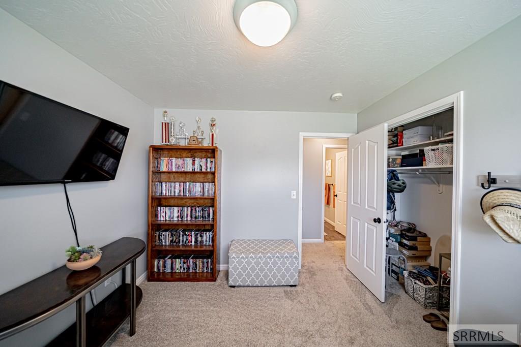 3947 Jordan Circle Ammon, ID 83406 - Photo 52 of 81 Main Level Bath 2