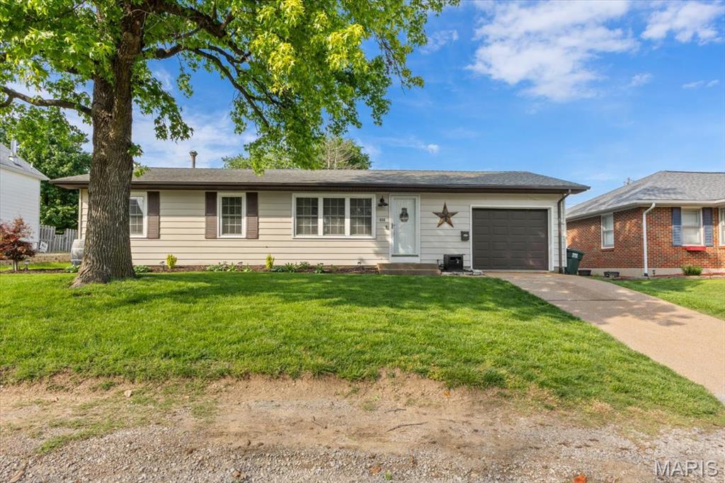614 South Rapp Avenue Columbia, IL 62236 - Photo 2 of 37