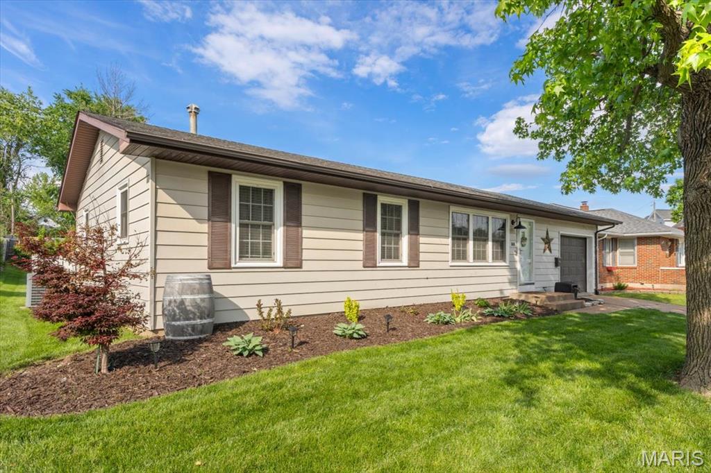 614 South Rapp Avenue Columbia, IL 62236 - Photo 3 of 37